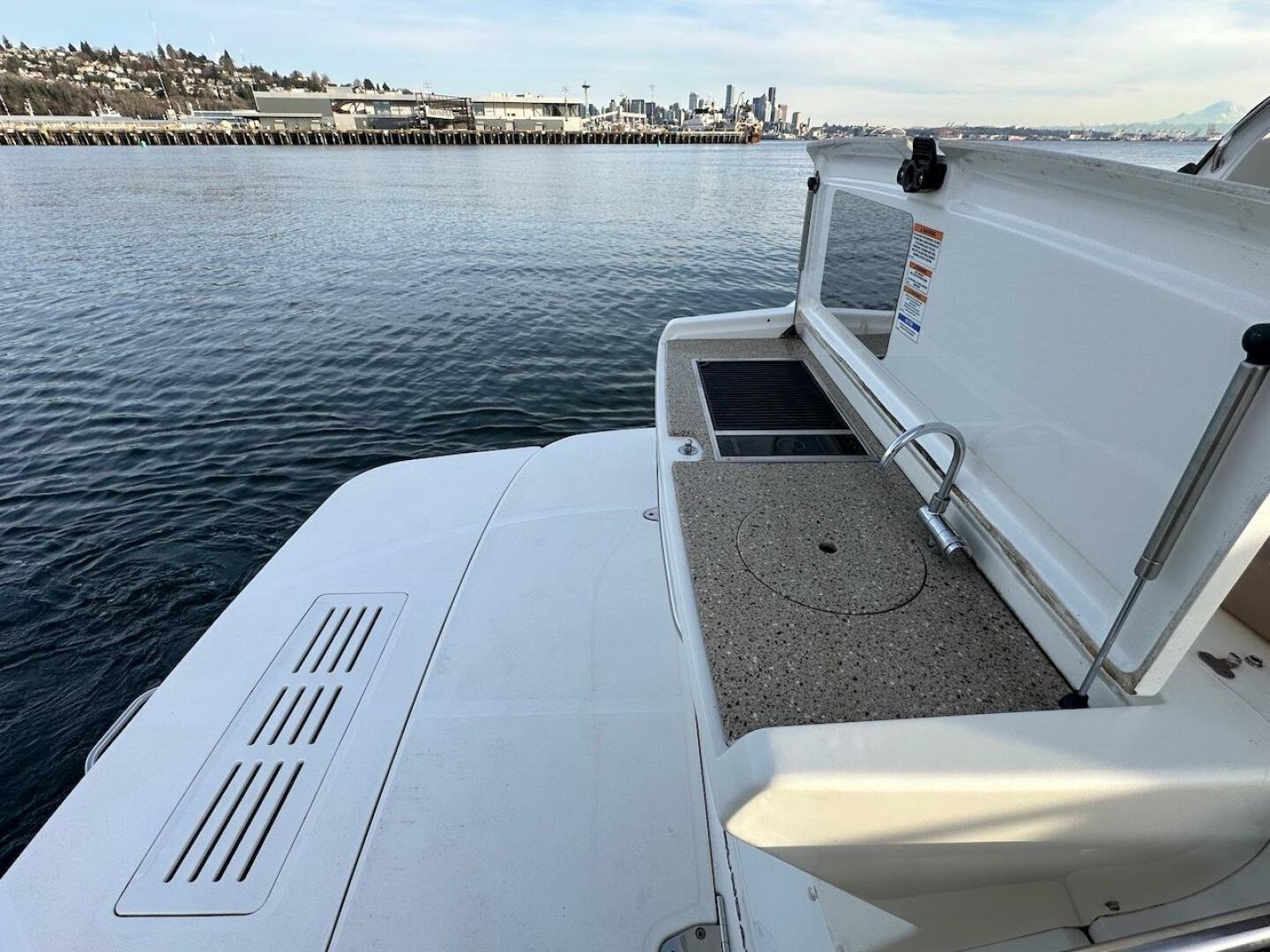 Slide: The Image of Sea Ray Sundancer 350 Coupe 2017 - 4971601