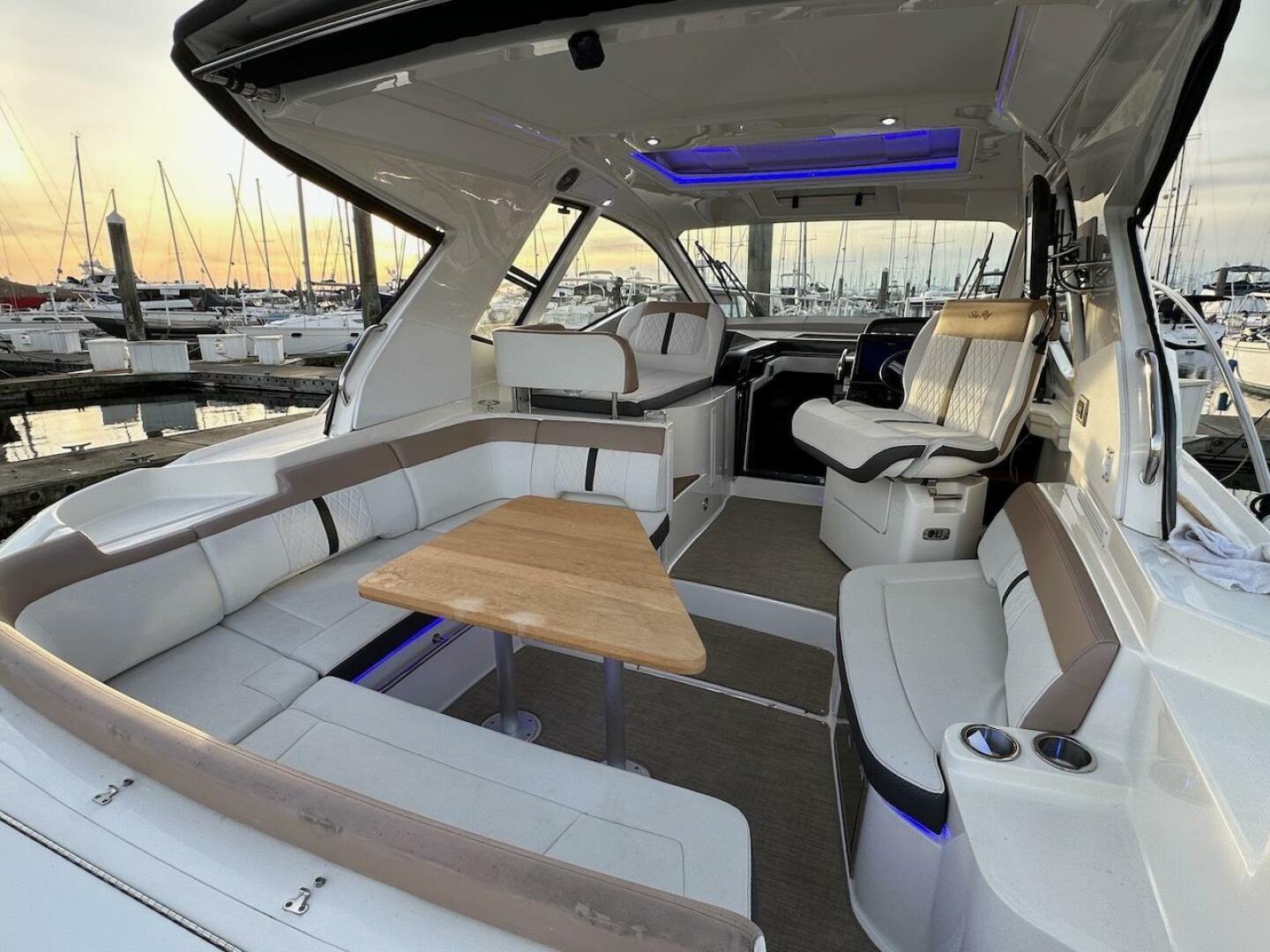 Slide: The Image of Sea Ray Sundancer 350 Coupe 2017 - 4971603