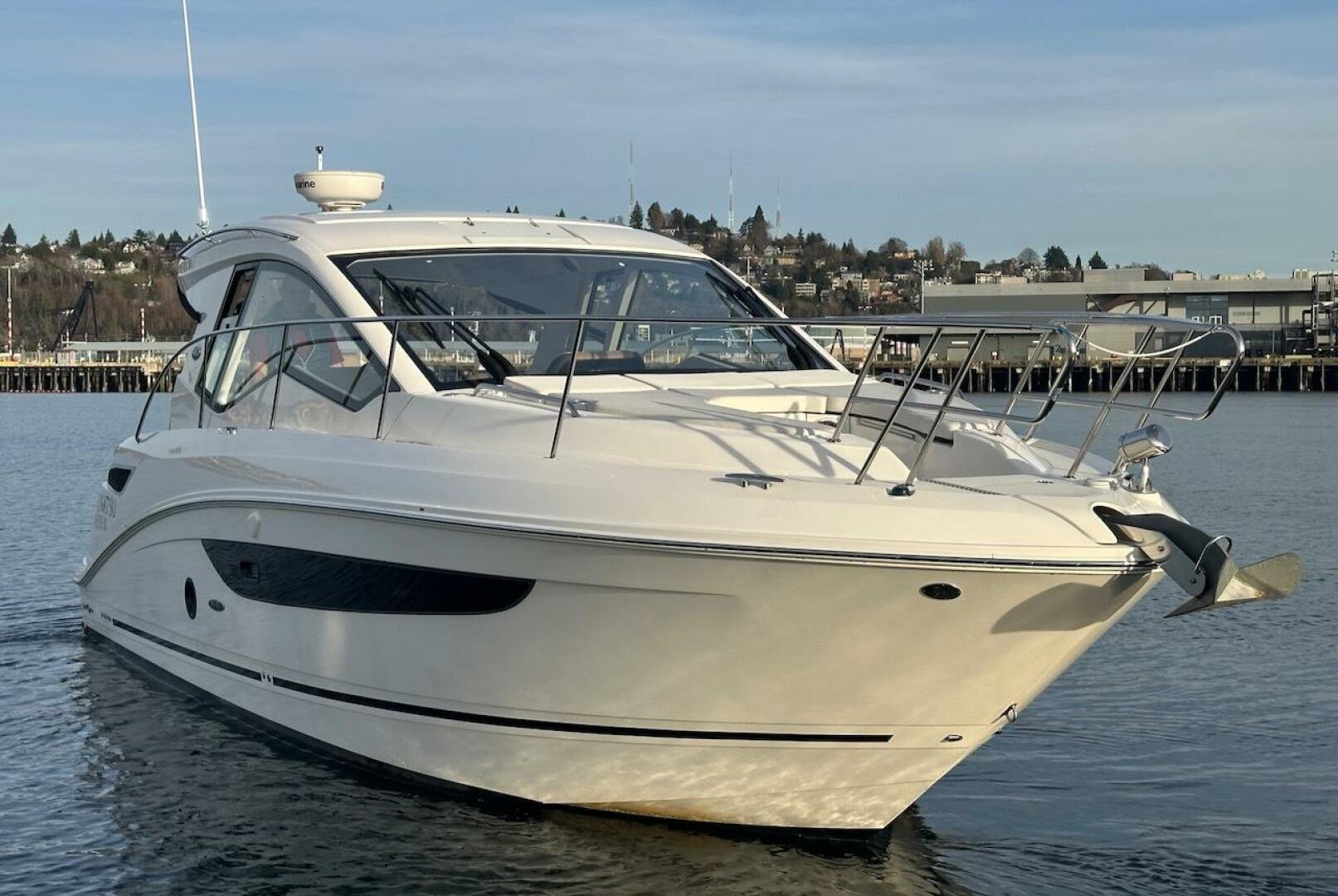 Slide: The Image of Sea Ray Sundancer 350 Coupe 2017 - 4971577