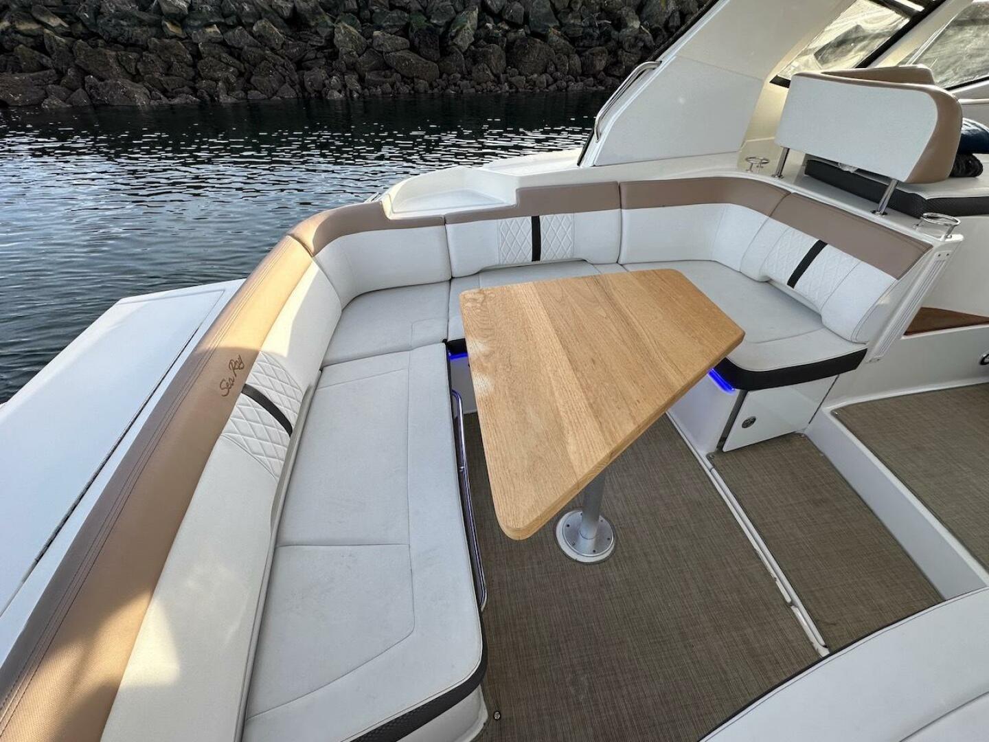 Slide: The Image of Sea Ray Sundancer 350 Coupe 2017 - 4971606