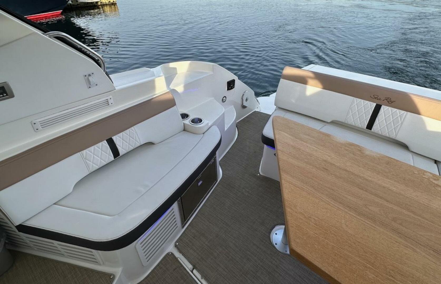 Slide: The Image of Sea Ray Sundancer 350 Coupe 2017 - 4971608