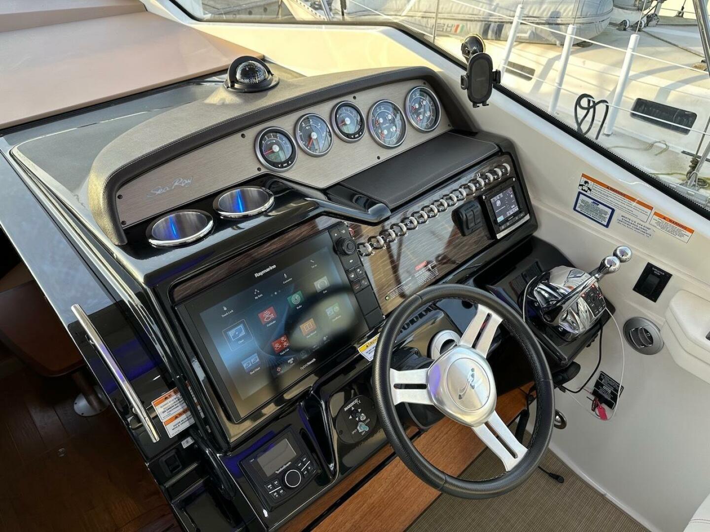 Slide: The Image of Sea Ray Sundancer 350 Coupe 2017 - 4971617