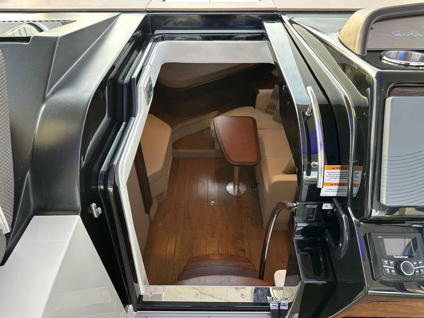 Slide: The Image of Sea Ray Sundancer 350 Coupe 2017 - 4971621