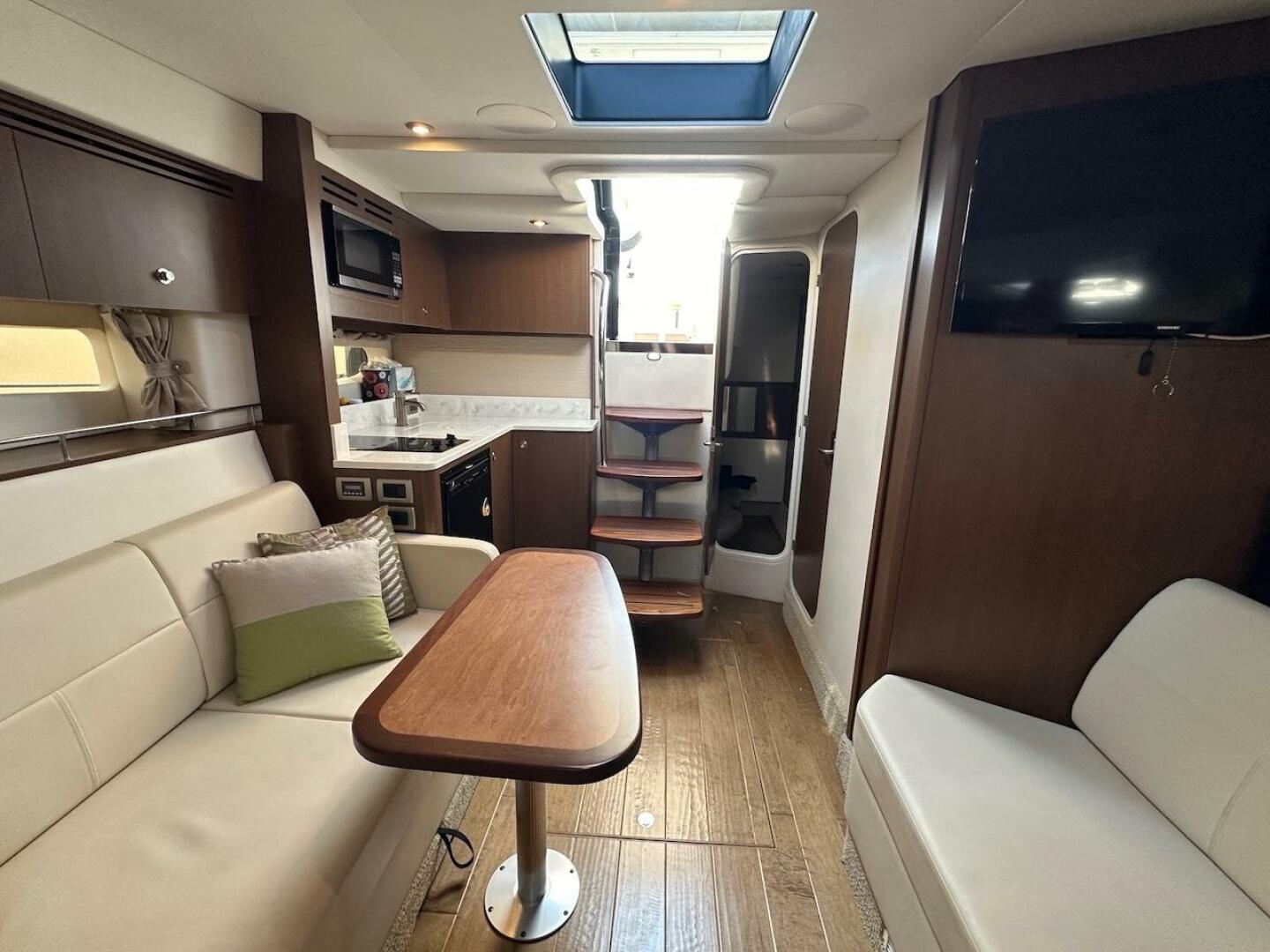Slide: The Image of Sea Ray Sundancer 350 Coupe 2017 - 4971623