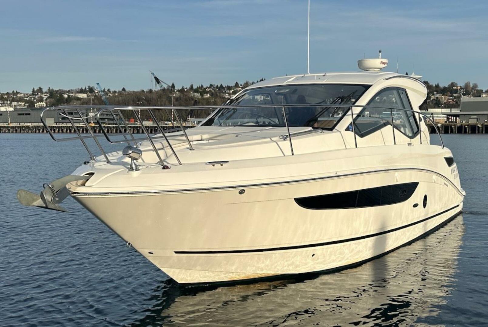 Slide: The Image of Sea Ray Sundancer 350 Coupe 2017 - 4971579
