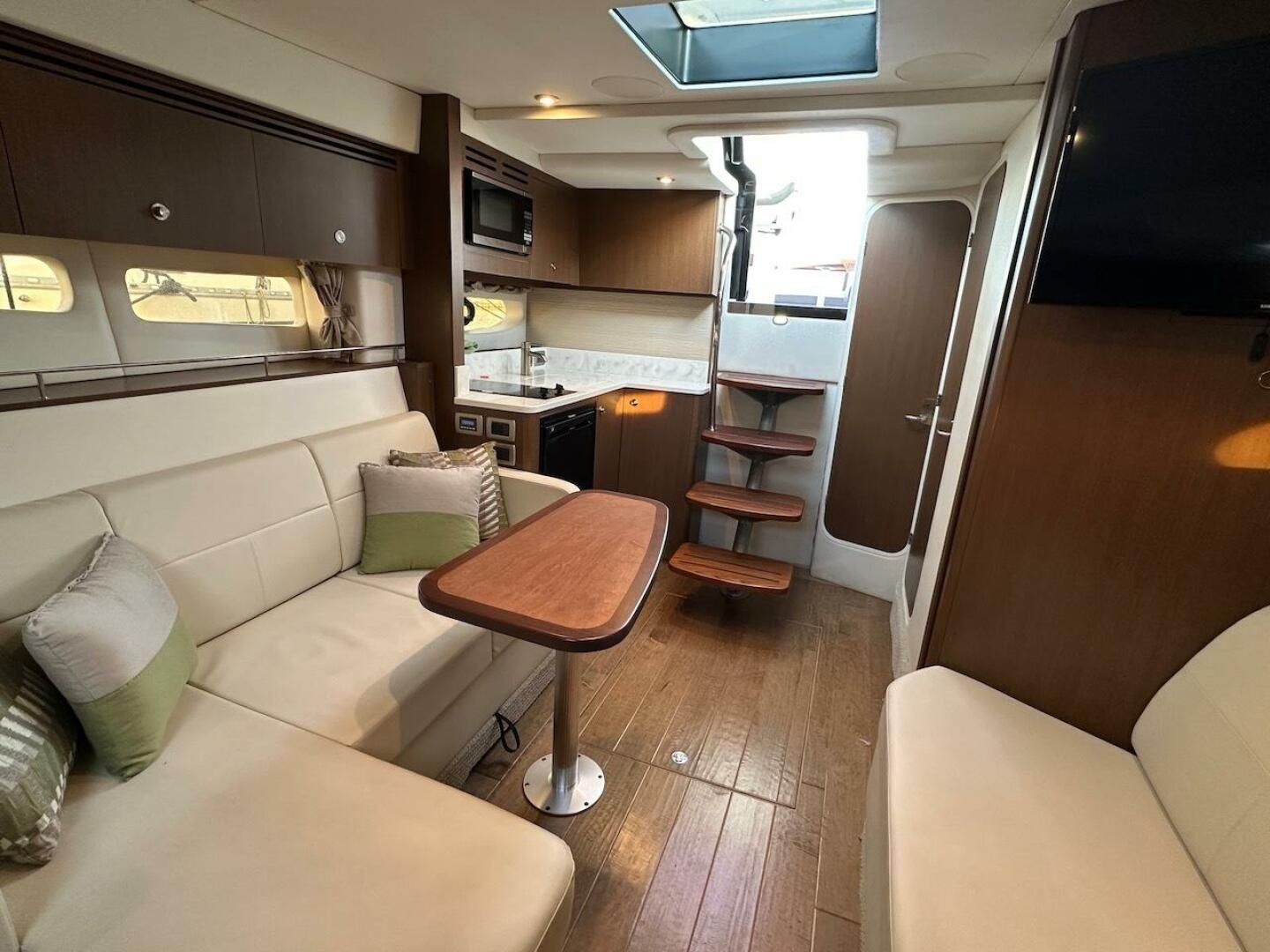 Slide: The Image of Sea Ray Sundancer 350 Coupe 2017 - 4971625