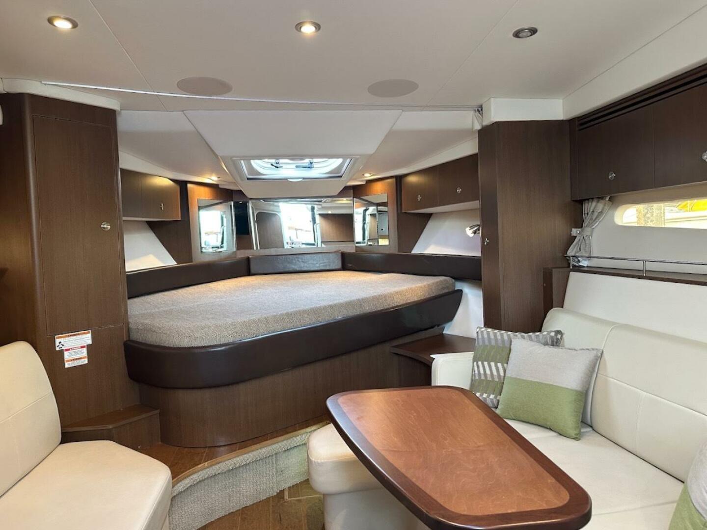 Slide: The Image of Sea Ray Sundancer 350 Coupe 2017 - 4971634