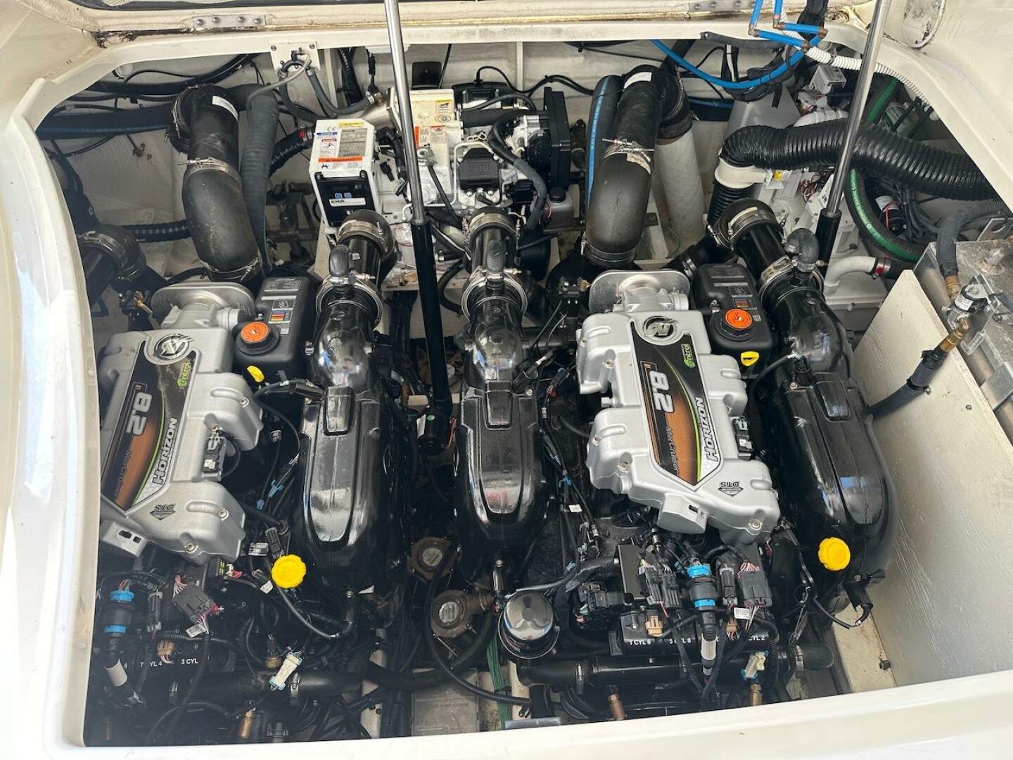 Slide: The Image of Sea Ray Sundancer 350 Coupe 2017 - 4971647