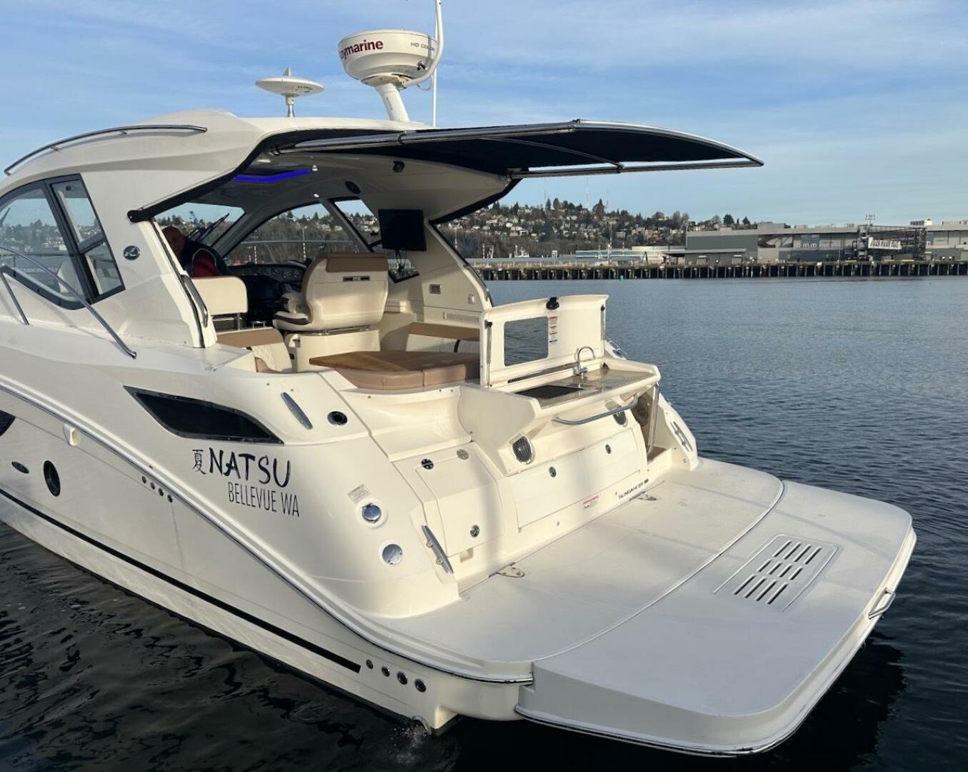 Slide: The Image of Sea Ray Sundancer 350 Coupe 2017 - 4971582