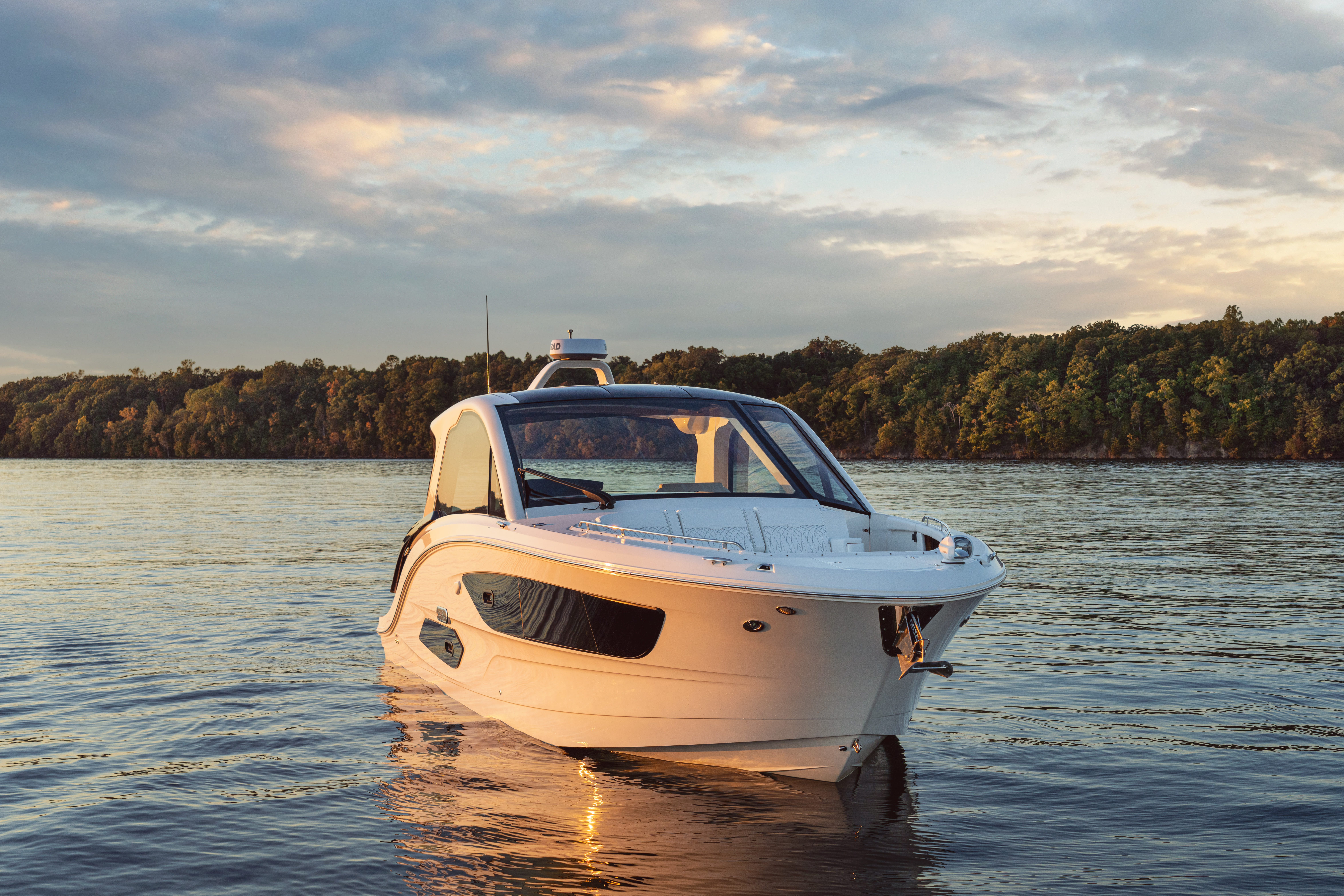 Slide: The Image of Sea Ray Sundancer 370 2024 - 3