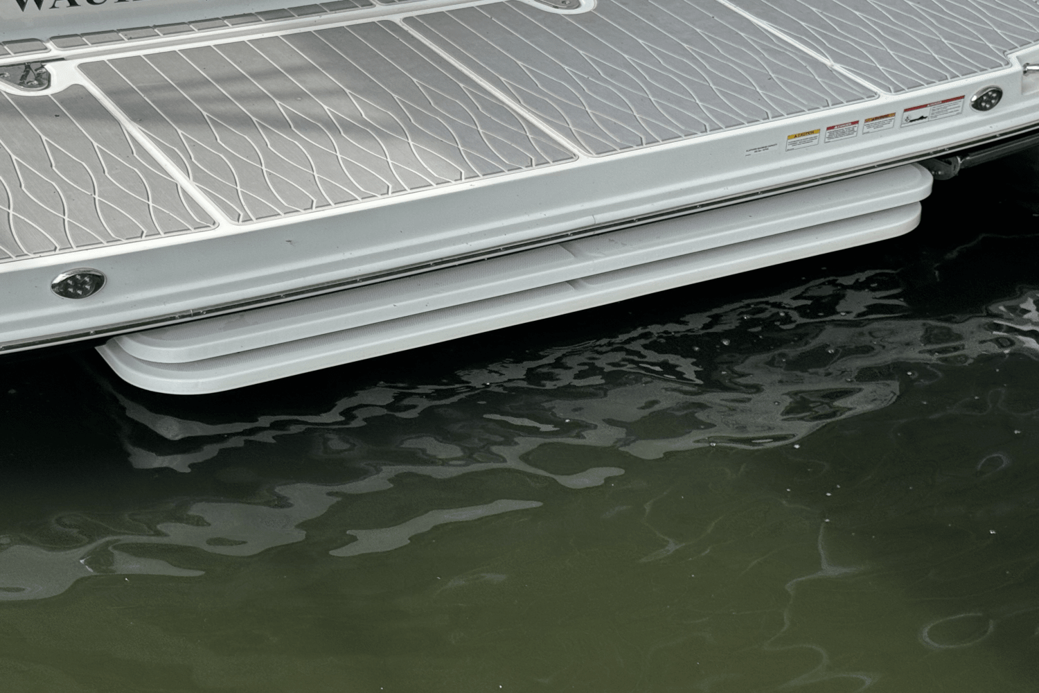 Slide: The Image of Sea Ray Sundancer 370 2024 - 6