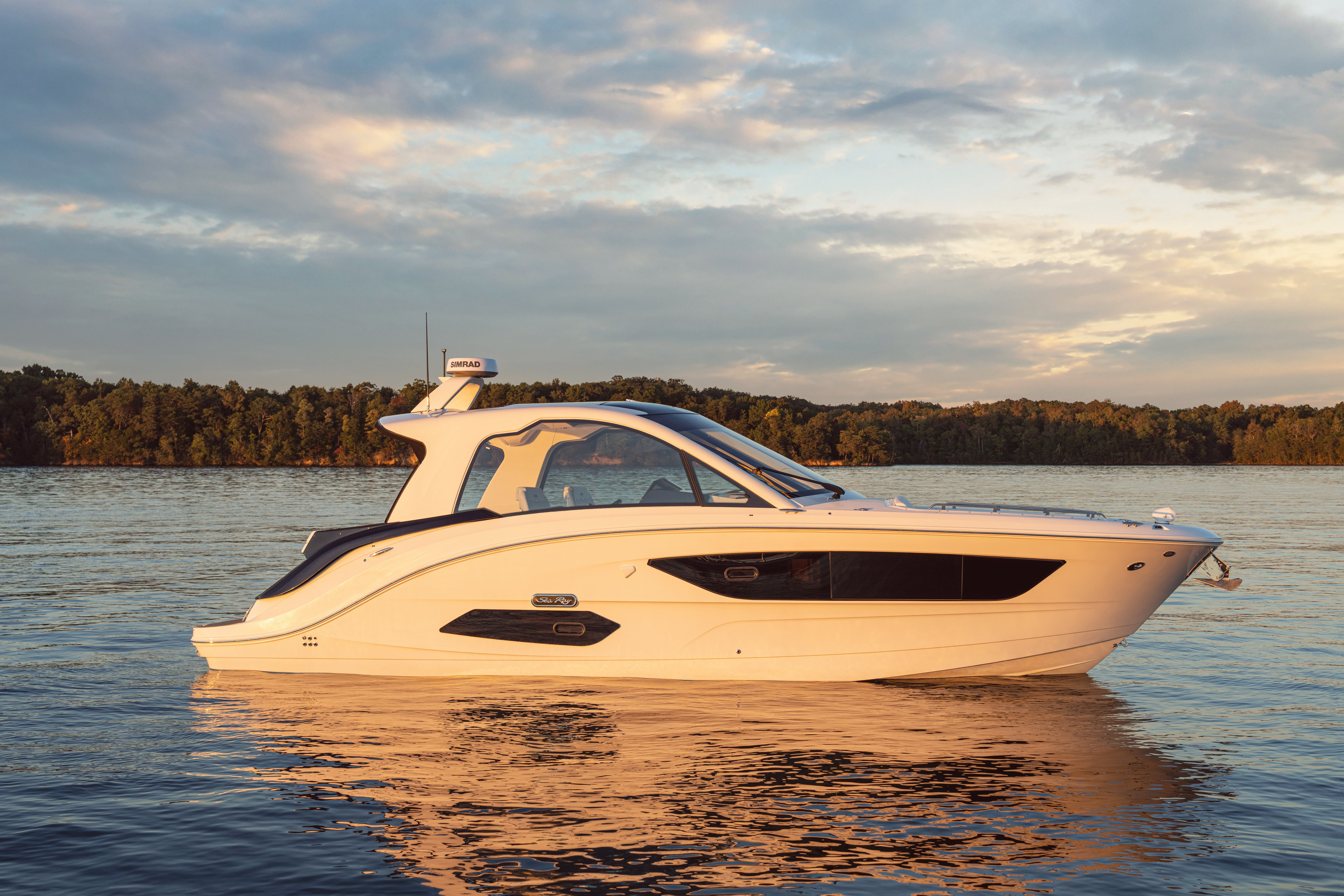 Slide: The Image of Sea Ray Sundancer 370 2024 - 7