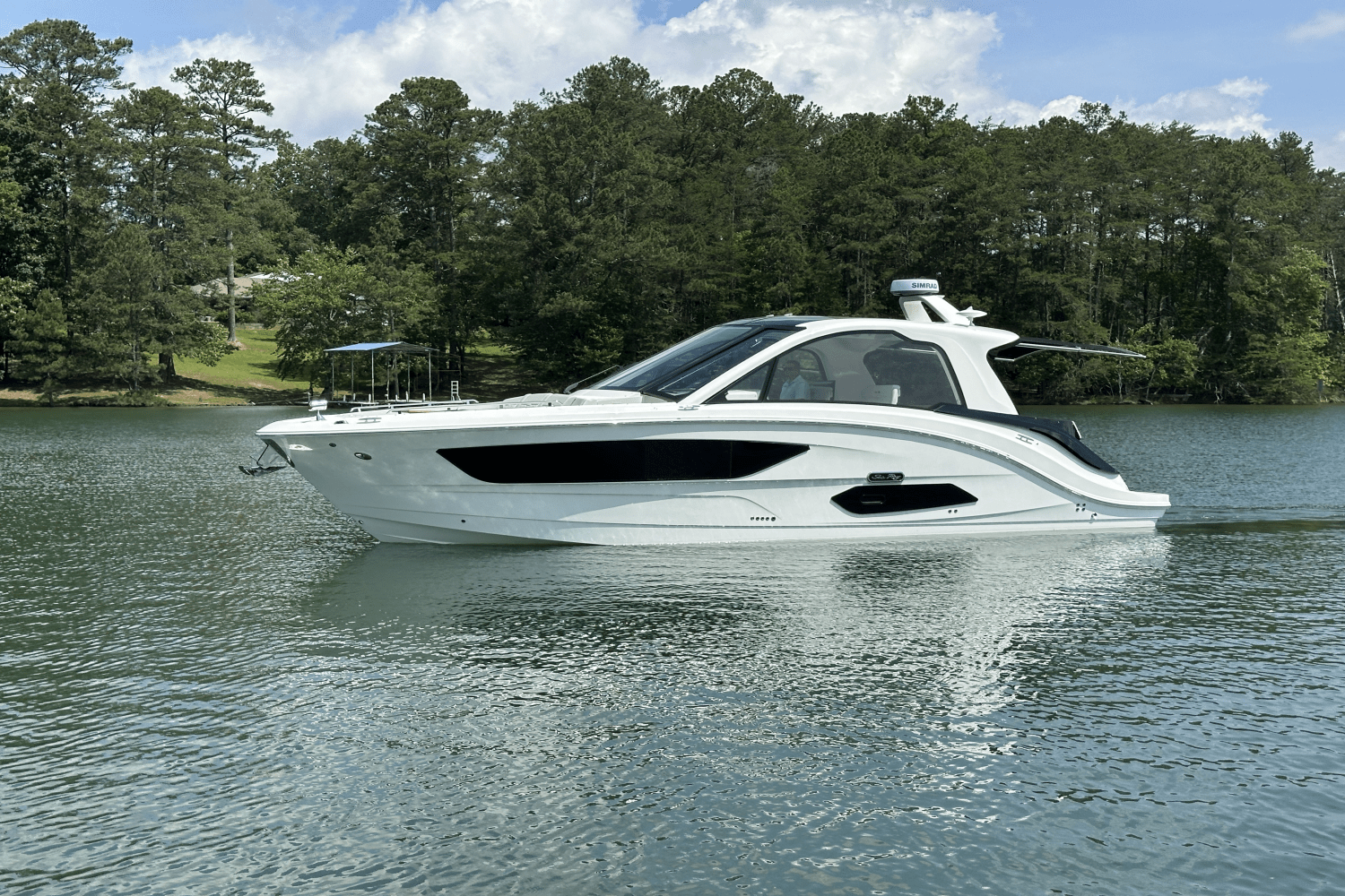 Slide: The Image of Sea Ray Sundancer 370 2025 - 0