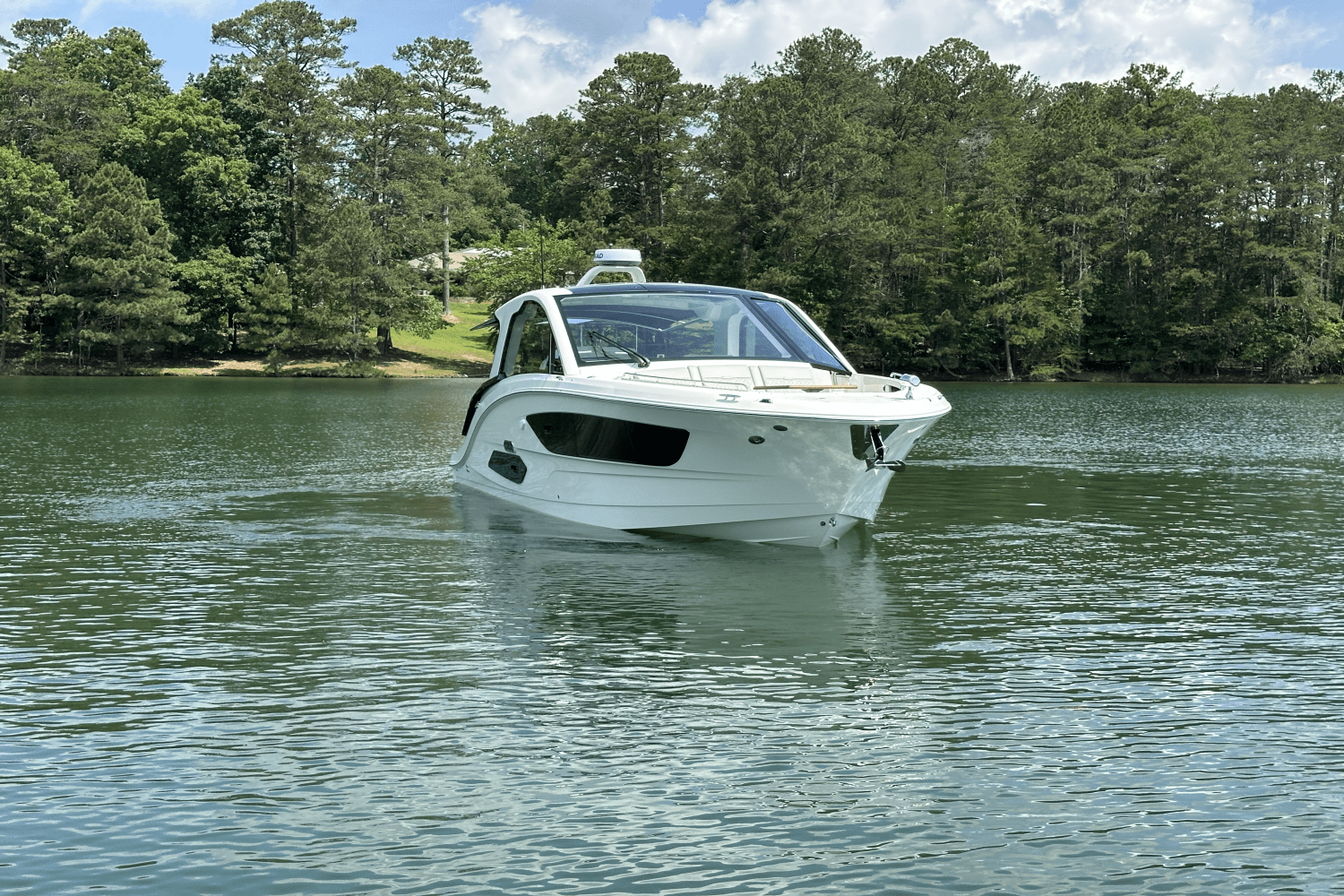 Slide: The Image of Sea Ray Sundancer 370 2025 - 3