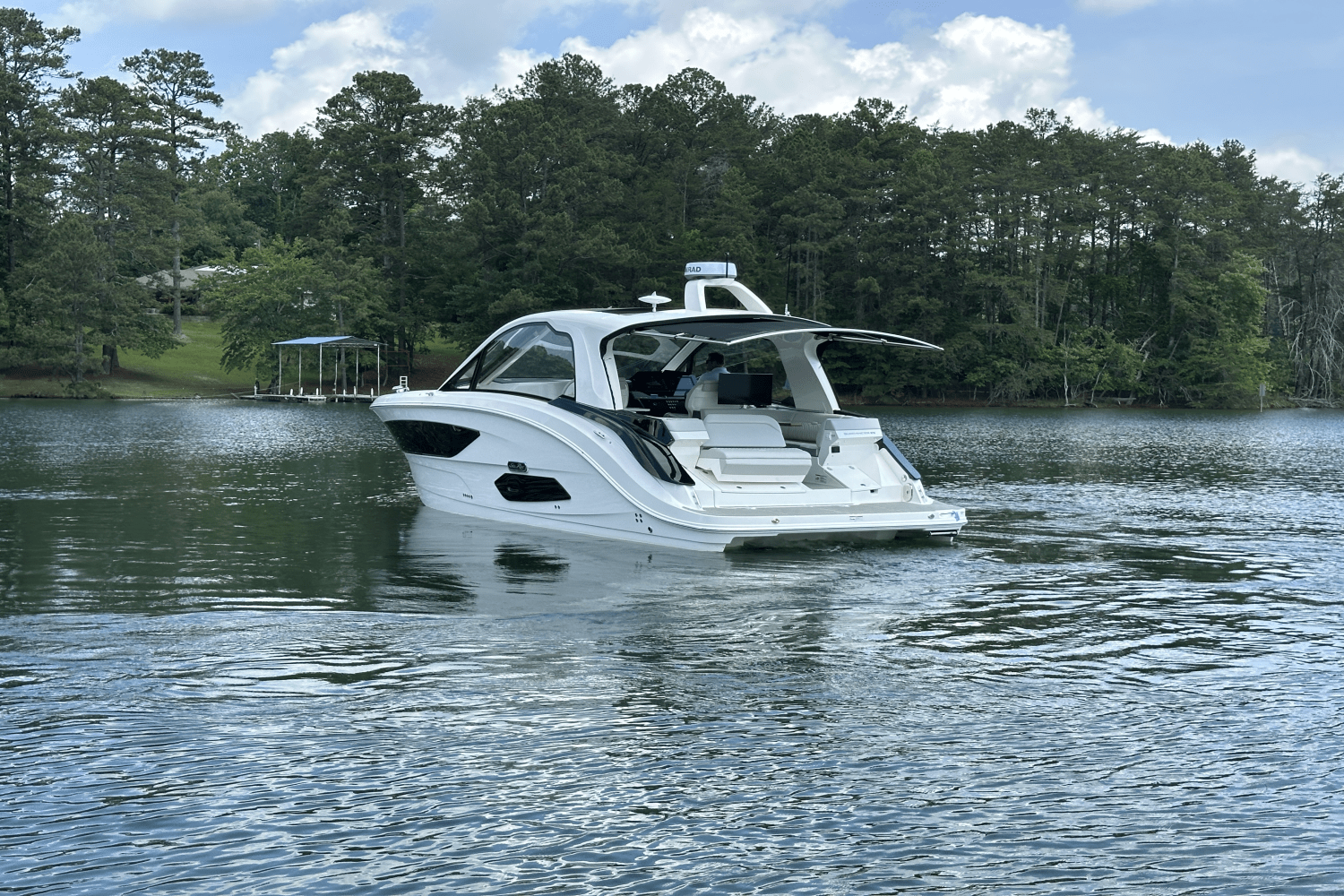 Slide: The Image of Sea Ray Sundancer 370 2025 - 9