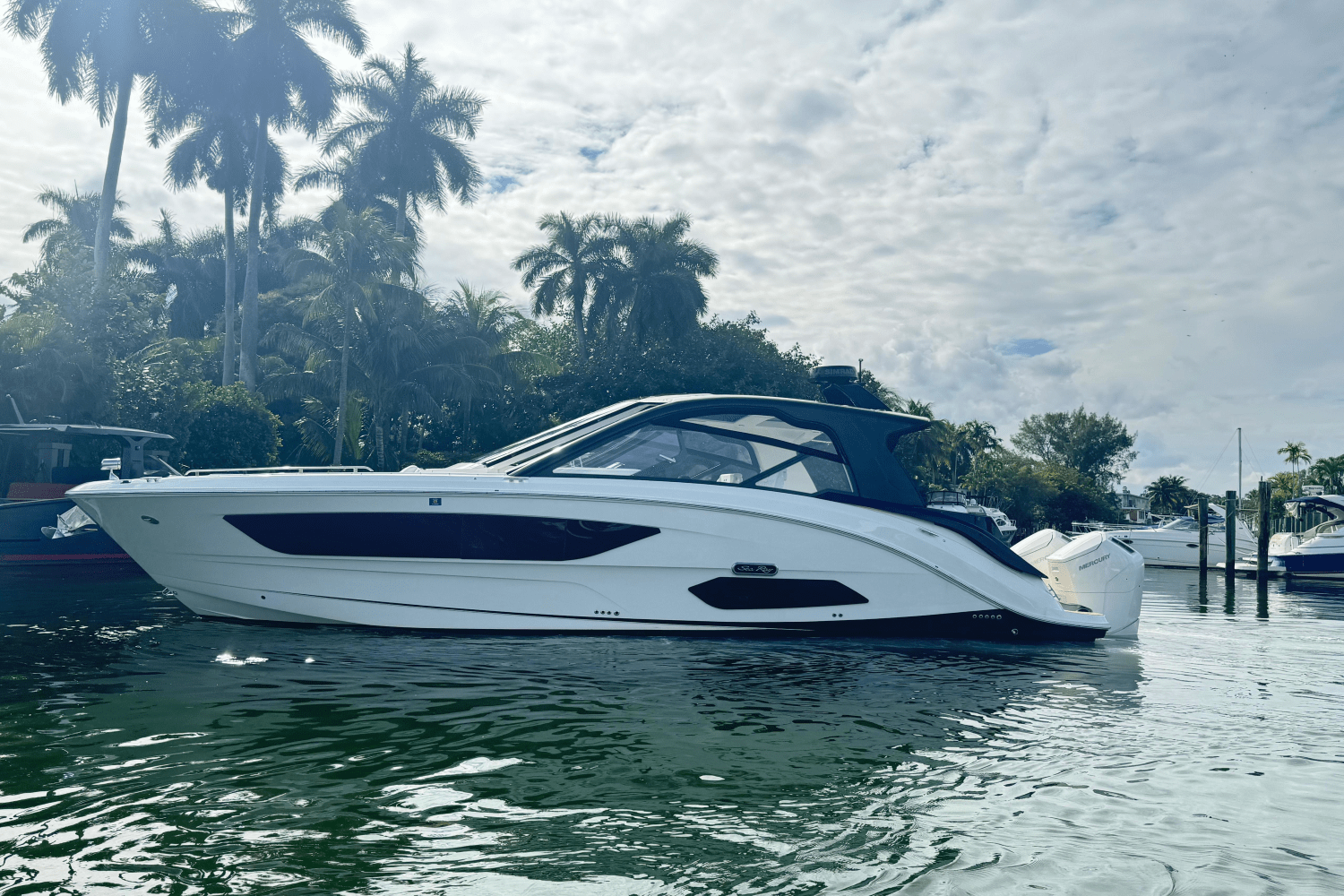 Slide: The Image of Sea Ray Sundancer 370 OB 2022 - 0