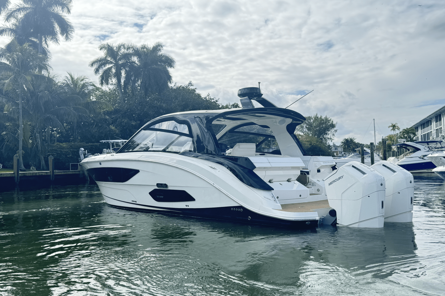 Slide: The Image of Sea Ray Sundancer 370 OB 2022 - 2