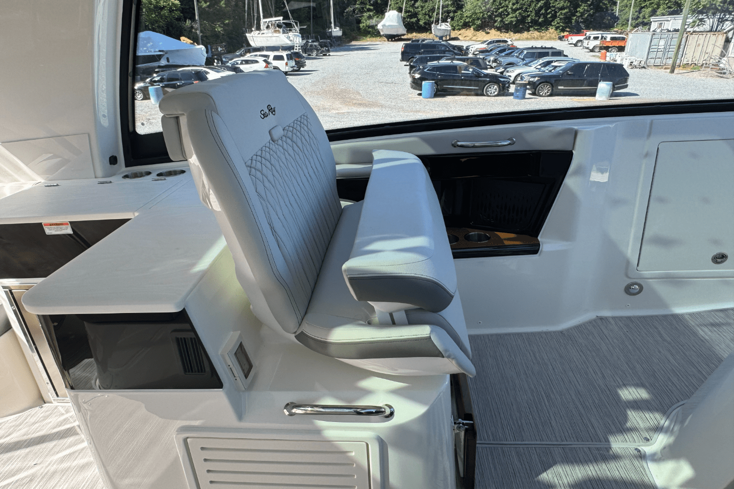 Slide: The Image of Sea Ray Sundancer 370 Outboard 2025 - 12