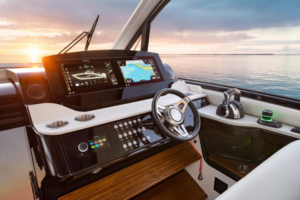 Slide: The Image of Sea Ray Sundancer 370 Outboard 2025 - 21