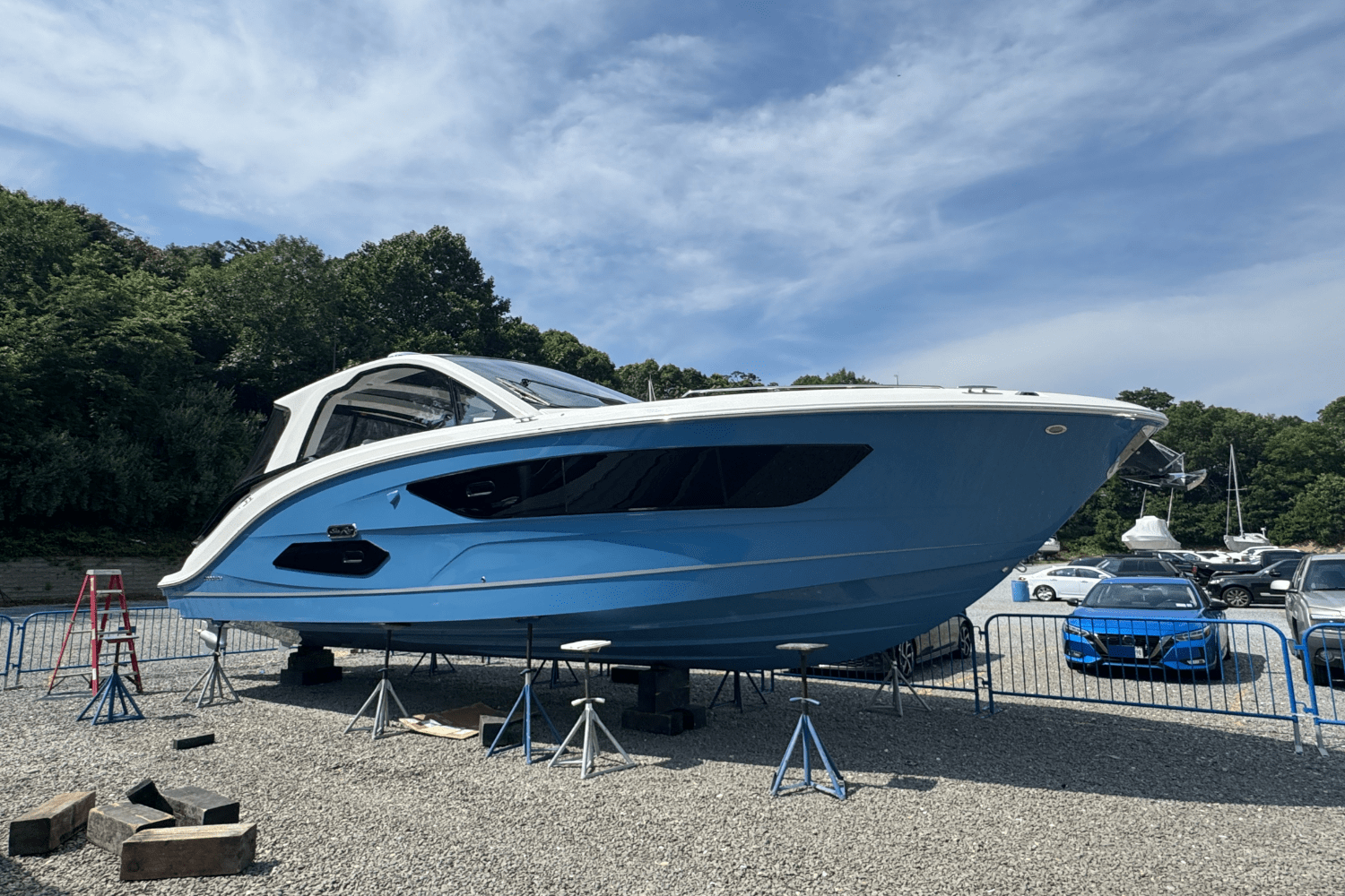 Slide: The Image of Sea Ray Sundancer 370 Outboard 2025 - 3