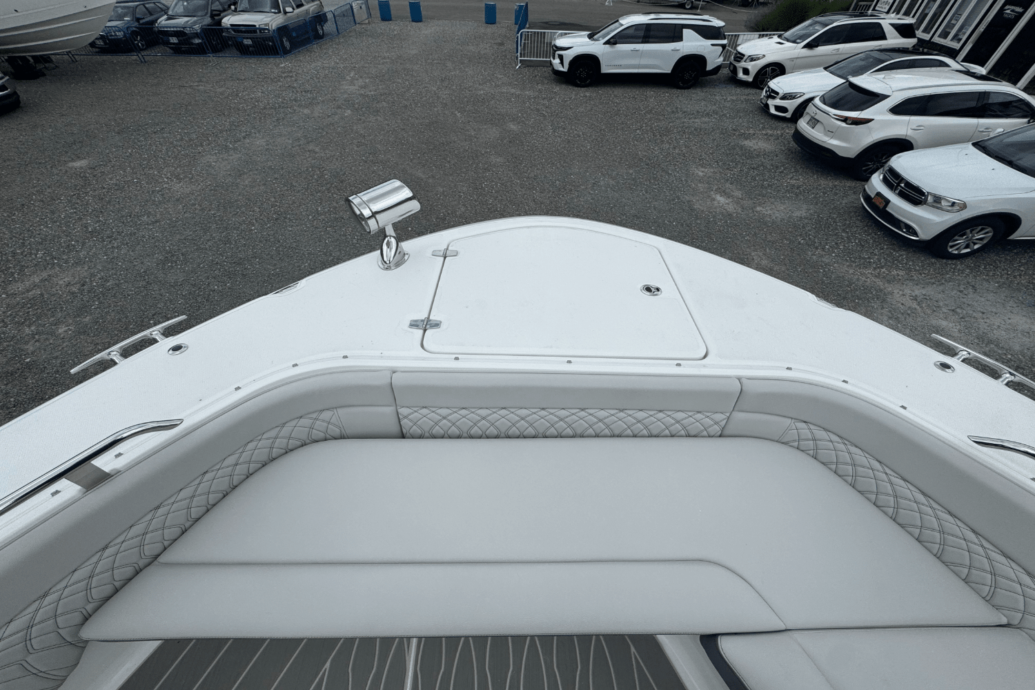 Slide: The Image of Sea Ray Sundancer 370 Outboard 2025 - 34