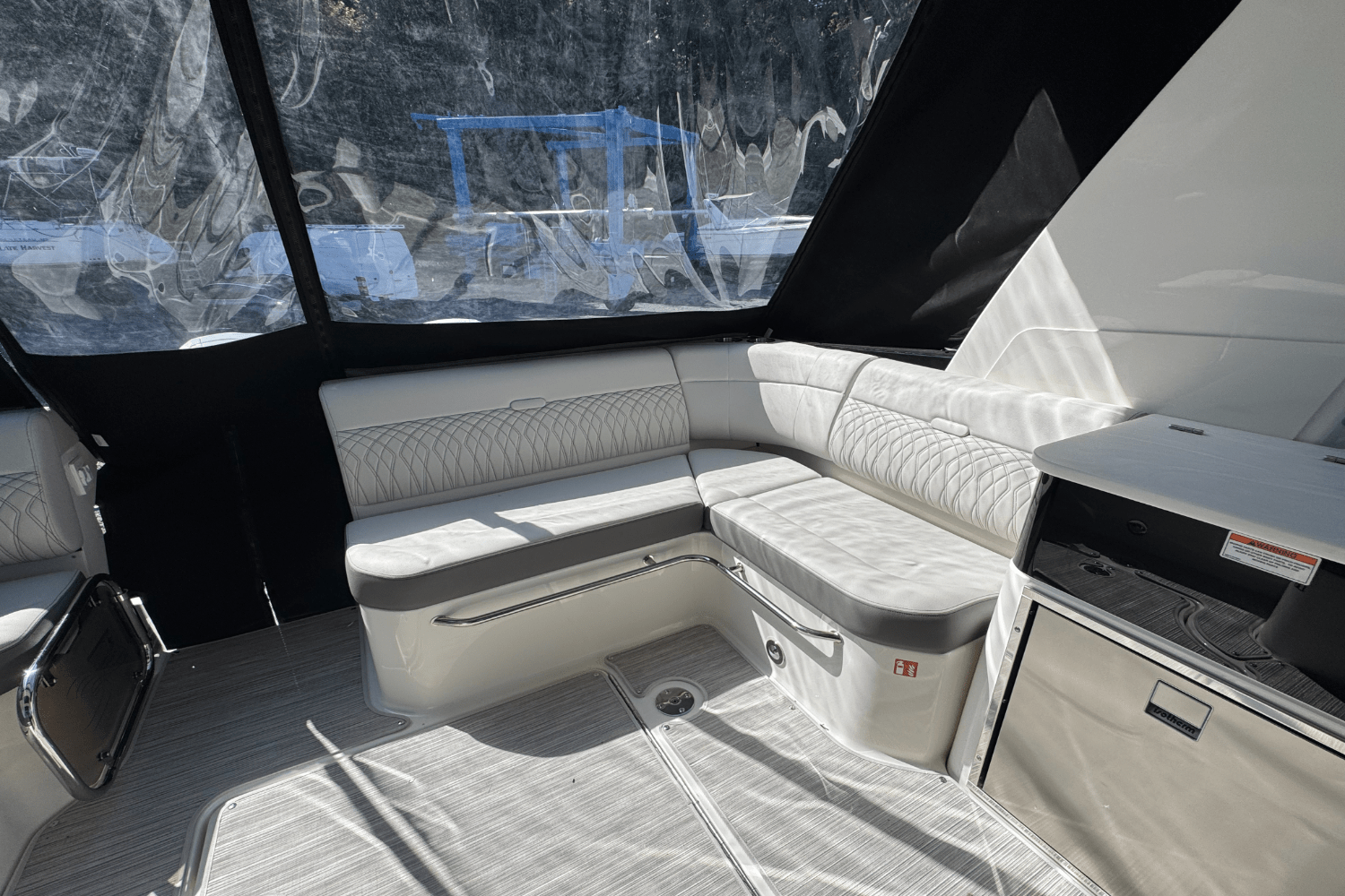 Slide: The Image of Sea Ray Sundancer 370 Outboard 2025 - 6