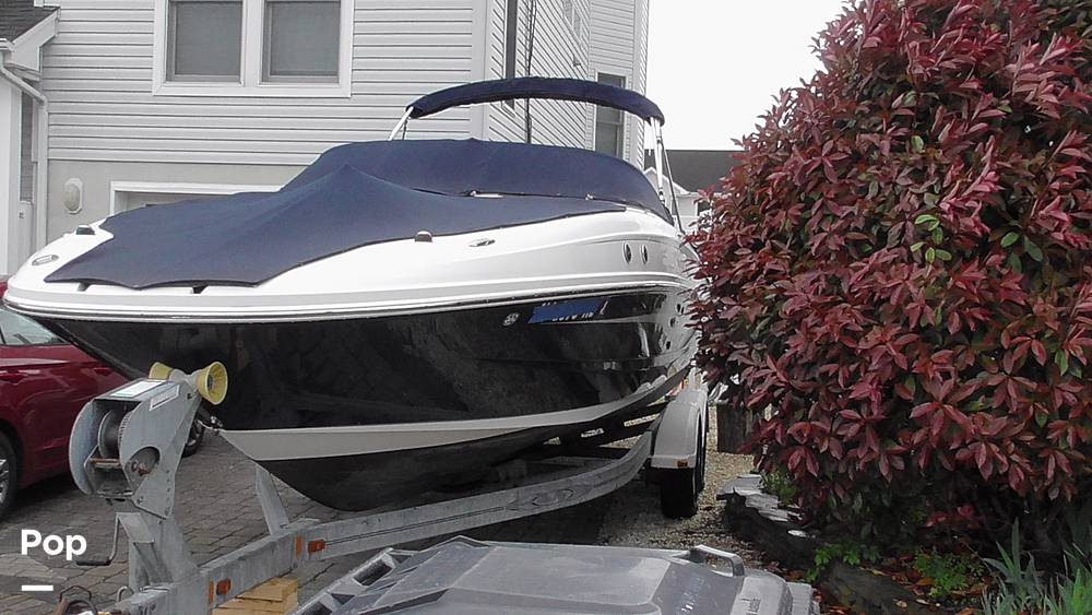 Slide: The Image of Sea Ray Sundeck 240 2011 - 15453210