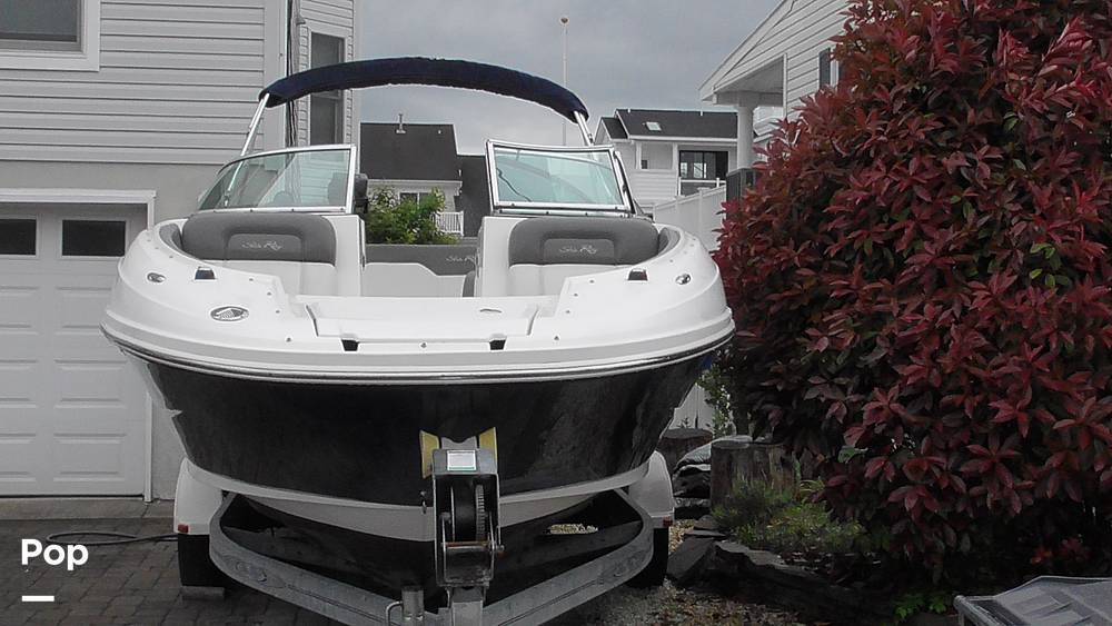 Slide: The Image of Sea Ray Sundeck 240 2011 - 15453212