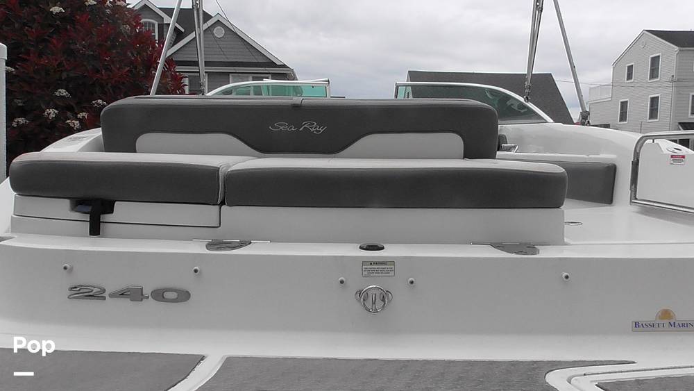 Slide: The Image of Sea Ray Sundeck 240 2011 - 15453219