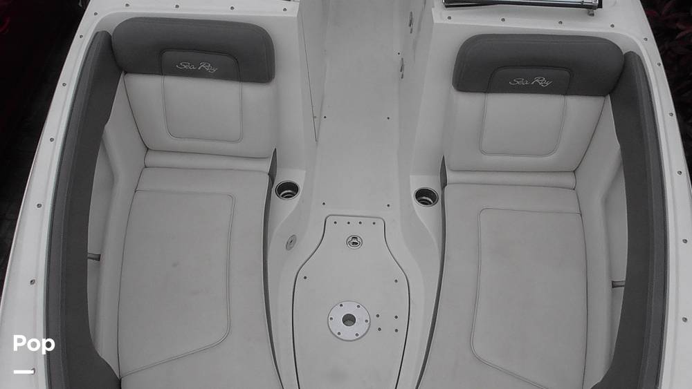 Slide: The Image of Sea Ray Sundeck 240 2011 - 15453229