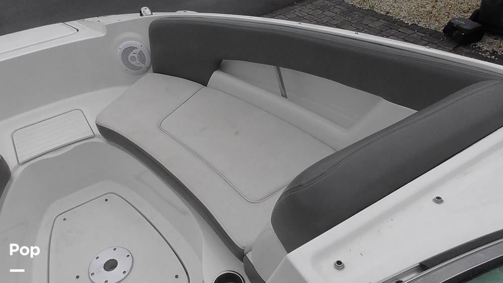 Slide: The Image of Sea Ray Sundeck 240 2011 - 15453230