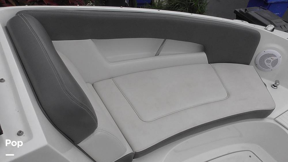 Slide: The Image of Sea Ray Sundeck 240 2011 - 15453231