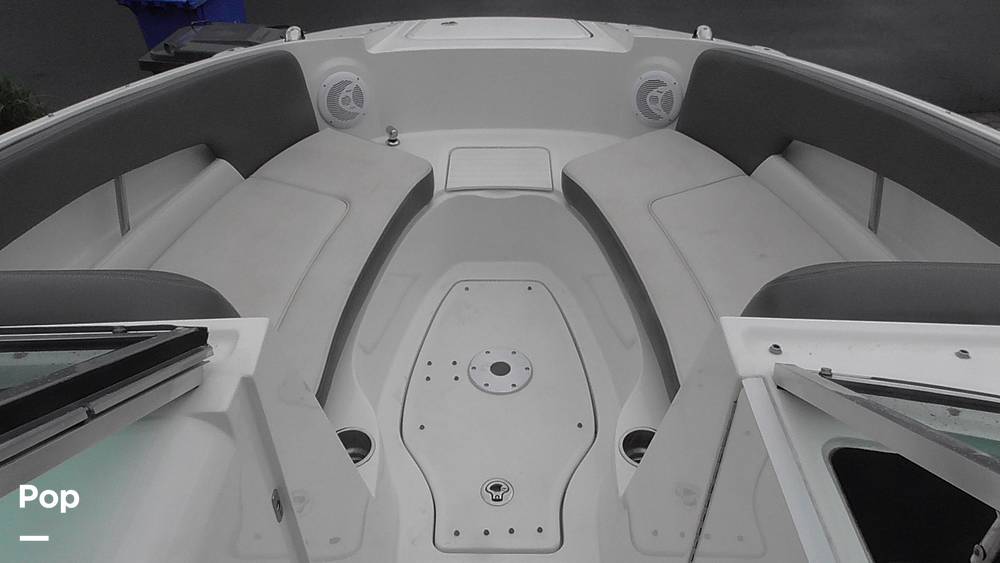 Slide: The Image of Sea Ray Sundeck 240 2011 - 15453232