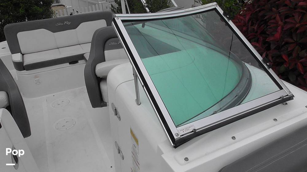 Slide: The Image of Sea Ray Sundeck 240 2011 - 15453233