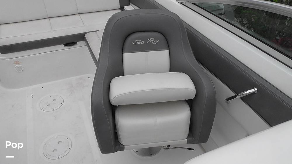 Slide: The Image of Sea Ray Sundeck 240 2011 - 15453236