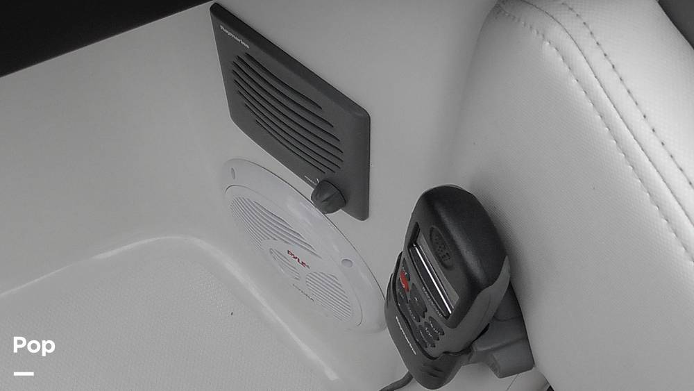 Slide: The Image of Sea Ray Sundeck 240 2011 - 15453248