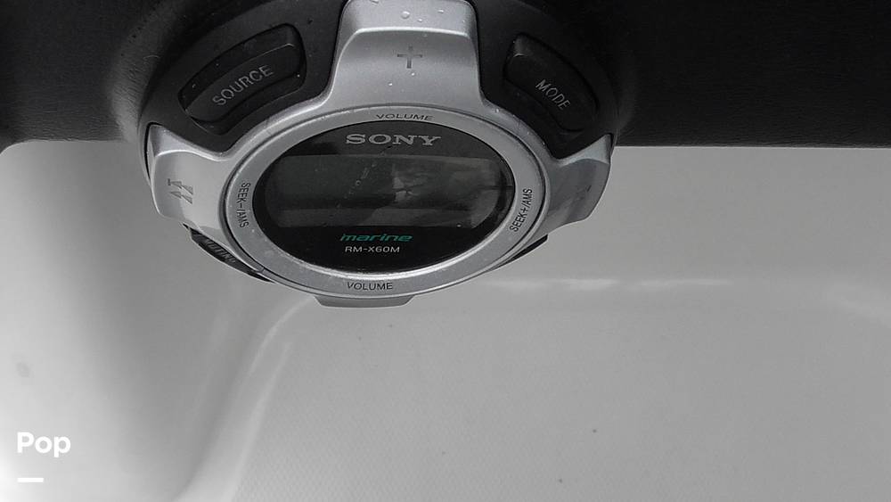 Slide: The Image of Sea Ray Sundeck 240 2011 - 15453249