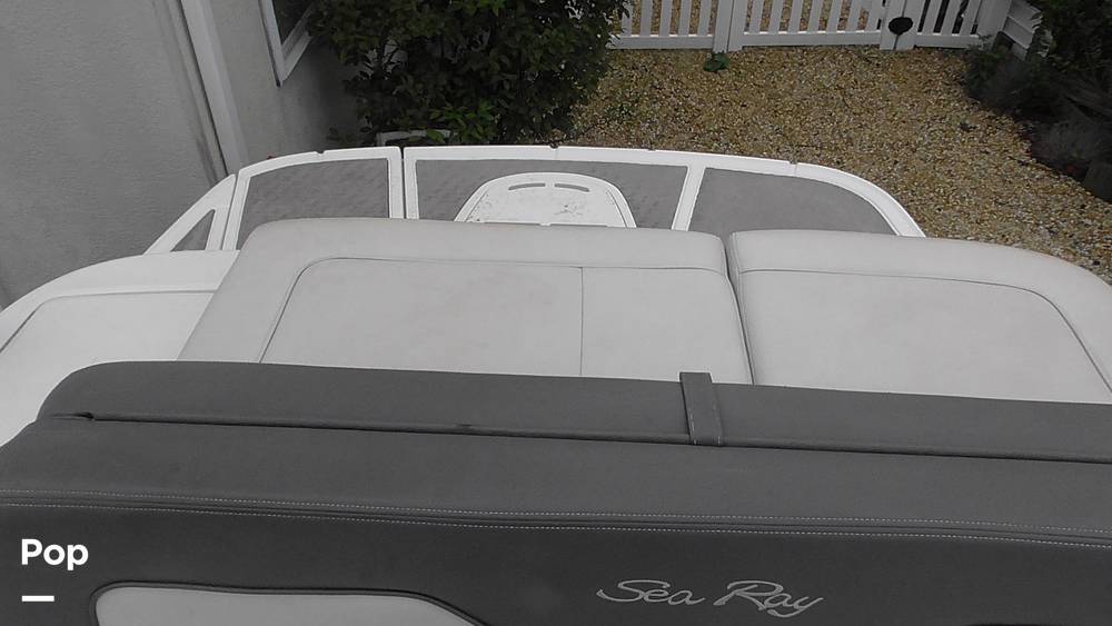 Slide: The Image of Sea Ray Sundeck 240 2011 - 15453253