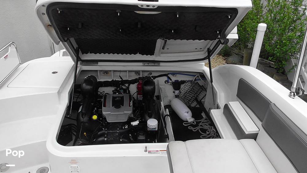 Slide: The Image of Sea Ray Sundeck 240 2011 - 15453255