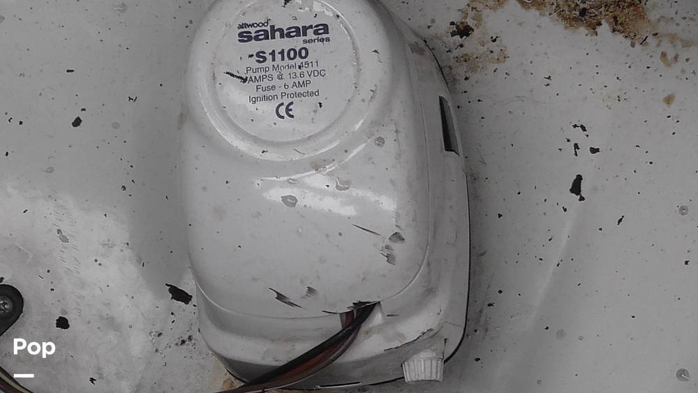 Slide: The Image of Sea Ray Sundeck 240 2011 - 15453260