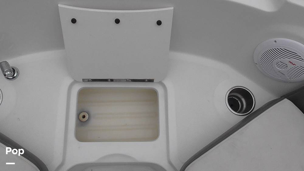 Slide: The Image of Sea Ray Sundeck 240 2011 - 15453268