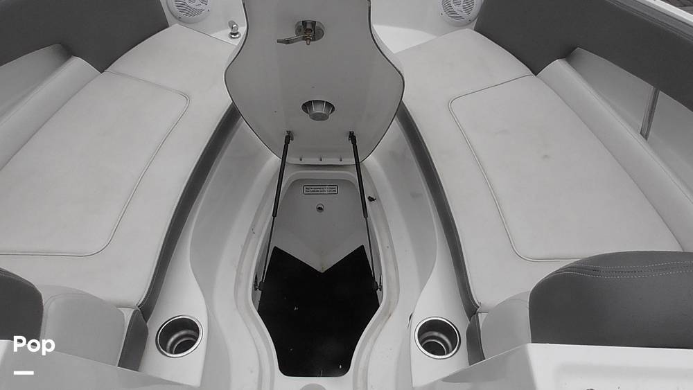 Slide: The Image of Sea Ray Sundeck 240 2011 - 15453272