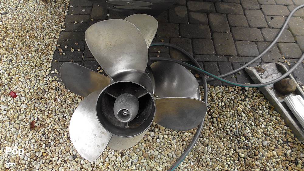 Slide: The Image of Sea Ray Sundeck 240 2011 - 15453276