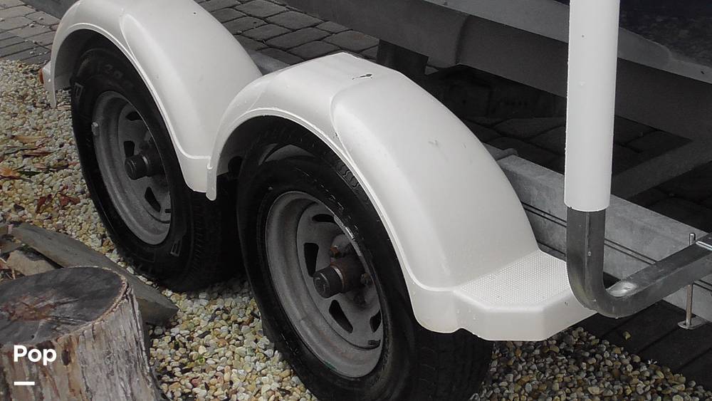 Slide: The Image of Sea Ray Sundeck 240 2011 - 15453278