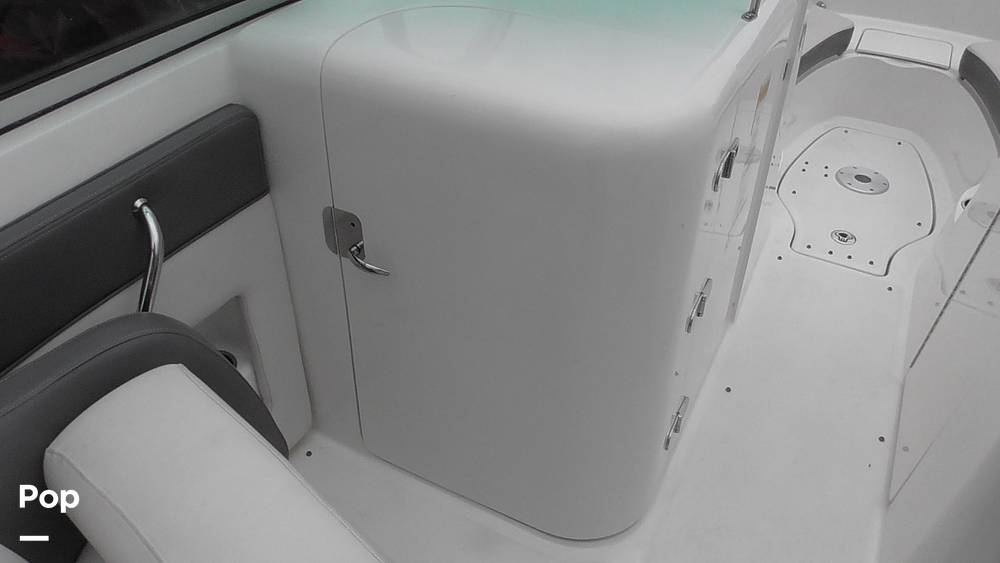 Slide: The Image of Sea Ray Sundeck 240 2011 - 15453240