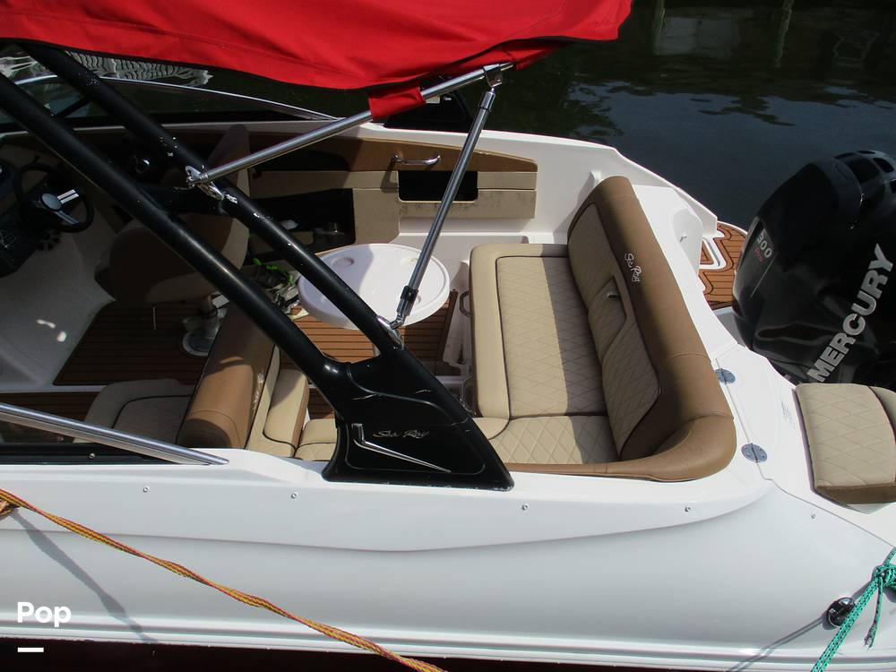 Slide: The Image of Sea Ray Sundeck 240 2014 - 15704127