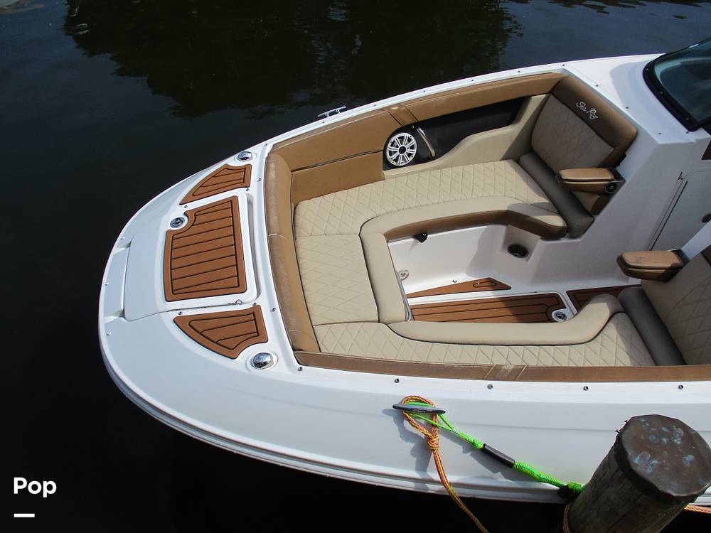 Slide: The Image of Sea Ray Sundeck 240 2014 - 15704123