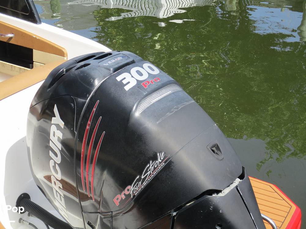 Slide: The Image of Sea Ray Sundeck 240 2014 - 15704131