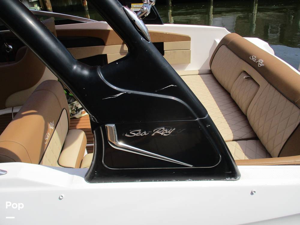 Slide: The Image of Sea Ray Sundeck 240 2014 - 15704134