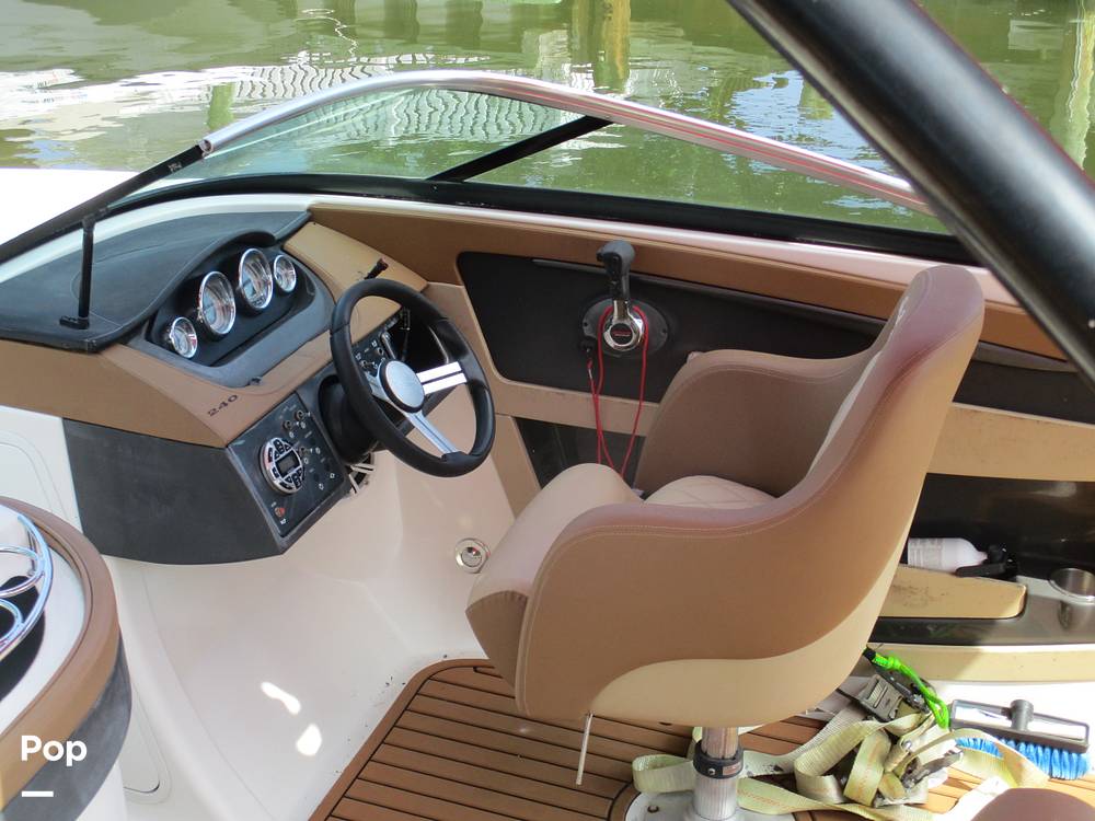 Slide: The Image of Sea Ray Sundeck 240 2014 - 15704135